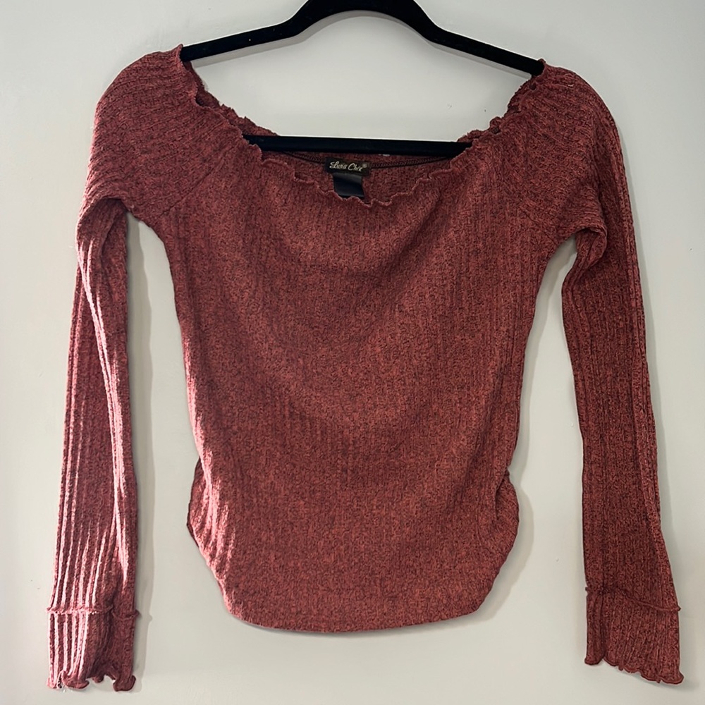 Burgundy off collar long sleeve ribbed top.